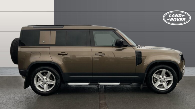 Land Rover Defender 3.0 D250 SE 110 5dr Auto Diesel Estate